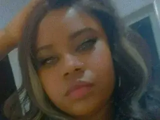 Streamate Free Live Porn of EmmilyRoose