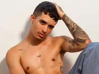 Streamate Sex Cam of SamMontenegro