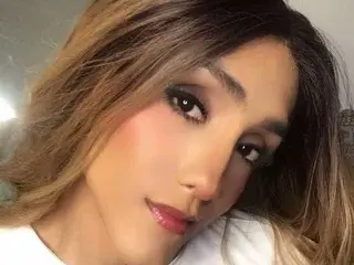 Streamate Sex Cam of mia_ravenn