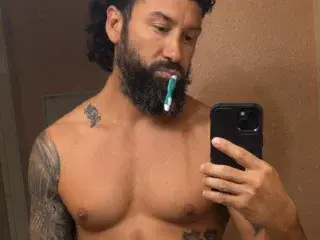 Streamate Watch Live Sex Cams of HsgKingDavid