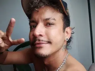 Streamate Free Live Porn of MorisogBIG20