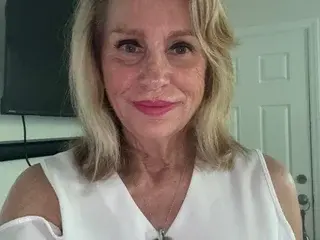 Streamate Live Sex Cam of Hotblondemilf1962