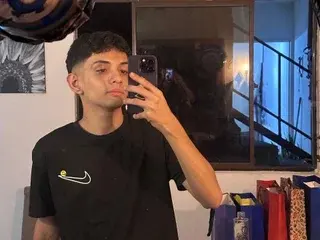 Streamate Free Porn Cam of AllanCollins