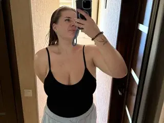 Streamate Watch Live Sex Cams of NikaShadow