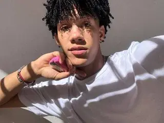 Streamate Sex Cam of AdamWalkers90