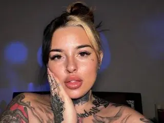 Streamate Free Live Porn of HoneyDripsOnYou