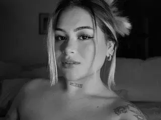 Streamate Sex Cam of Ela_Curvy