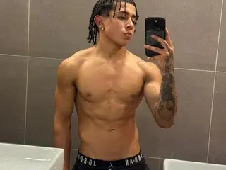 Streamate Free Porn Cam of Bradley_Strong