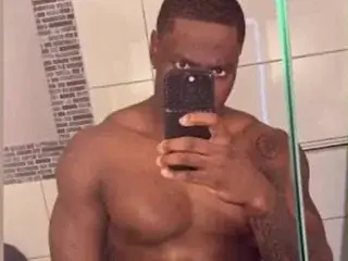 Streamate Sex Cam of MrBrownChoc
