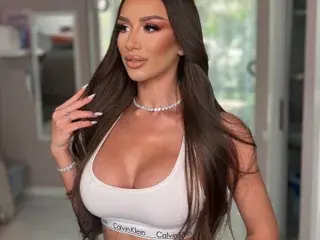 Streamate Nude Webcam of Julia_Quin