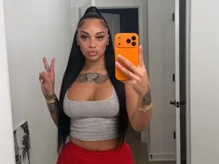Streamate Live Porn of RawhoneyyXXX