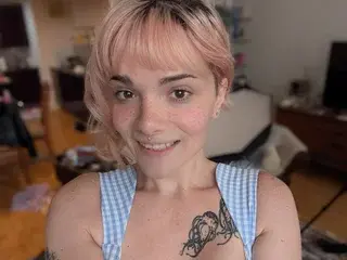 Streamate Nude Webcam of EmmyAngeles