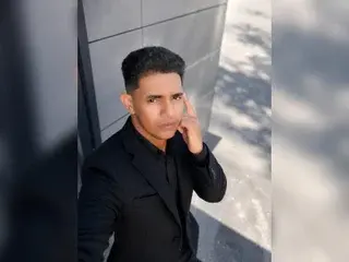 Streamate Live Sex Cam of Emiliano_hott