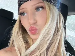 Streamate Live Sex Cam of theselenarainx