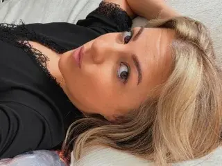Streamate Watch Live Sex Cams of MsBelleWarick