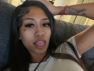 Streamate Adult Video Chat of KikiRoseXO
