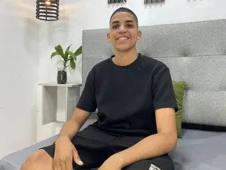 Streamate Free Porn Cam of LukazCaballero