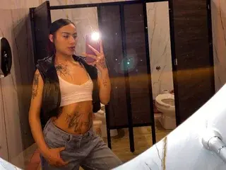 Streamate Adult Webcam of emilytomsoon