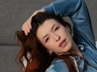 Streamate Sex Chat of Bella_Slim