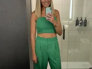 Streamate Adult Webcams of RebeccaXoXo