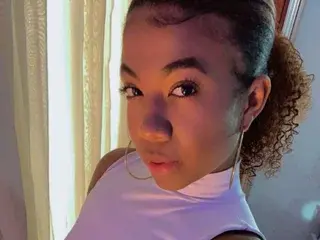 Streamate Free Live Porn of Sarah_Velvet