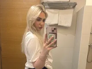 Streamate Watch Live Sex Cams of Hollyannee