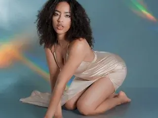 Streamate Watch Live Sex Cams of MirandaYong
