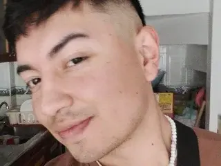 Streamate Sex Cam of RedVelvet7