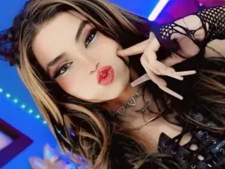 Streamate Watch Live Sex Cams of VictoriaDior69