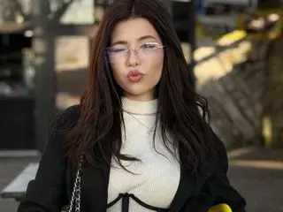 Streamate Sex Chat of CosmicAriana