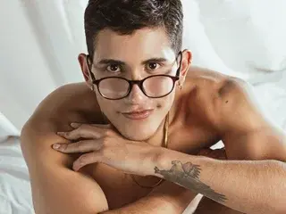 Streamate Adult Video Chat of Emilio_rivs