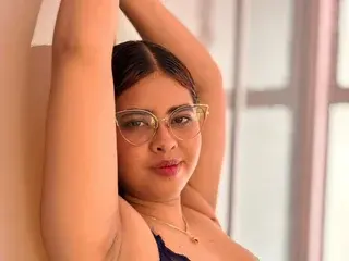 Streamate Live Porn of CurlyNova