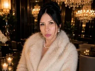 Streamate Live Sex Cam of FlorenceQuinn