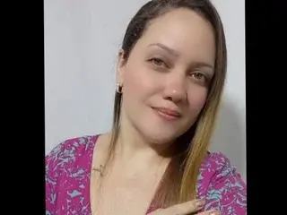 Streamate Live Sex Cam of camilaa_fox