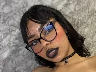 Streamate Live Porn of GeekyNyveth