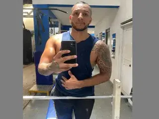 Streamate Free Live Porn of Leo_muscletxx