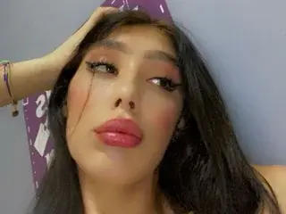 Streamate Live Sex of NICOLSKINNY19