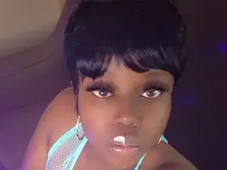 Streamate Sex Cam of SwtCandee4u