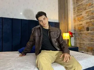 Streamate Watch Live Sex Cams of JhonyRiver
