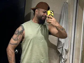 Streamate Adult Webcams of IM_Harris