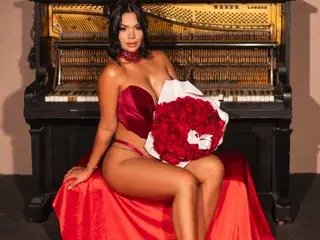 Streamate Free Porn Cam of Emilycurtiis