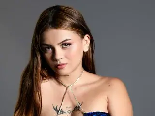 Streamate Live Sex of HeidyKlumgs