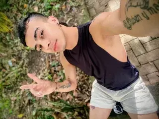 Streamate Watch Live Sex Cams of DicsonF