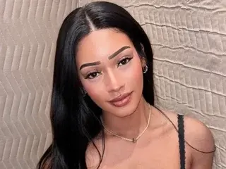 Streamate Live Sex Cam of ValeriaImaniLin