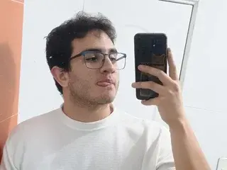 Streamate Nude Webcam of DYLAN_SOLER
