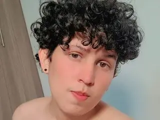 Streamate Nude Webcam of Monteszzo