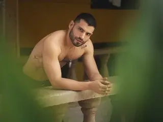 Streamate Nude Webcam of DereckVega