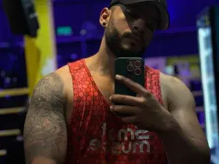 Streamate Nude Webcam of Mike_Savage