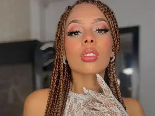 Streamate Free Porn Cam of SoffieLevine