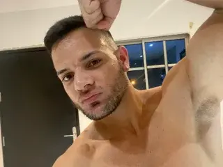 Streamate Sex Chat of FrezisYmuscle